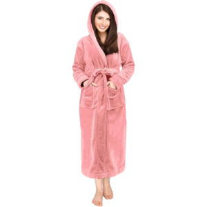  A soft and absorbent bathrobe for ultimate relaxation after a bath or shower.