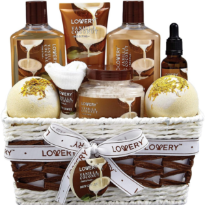 Complete spa gift set with bath and beauty products, ideal for relaxation and self-care. Perfect gift for Valentine's Day